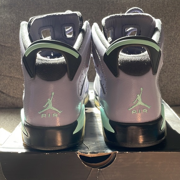Jordan Retro 6 Iron Purple size 5.5Y or 7 Women - Picture 3 of 3